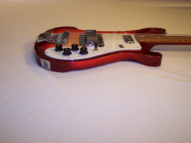 4001C64 Bass Picture 10